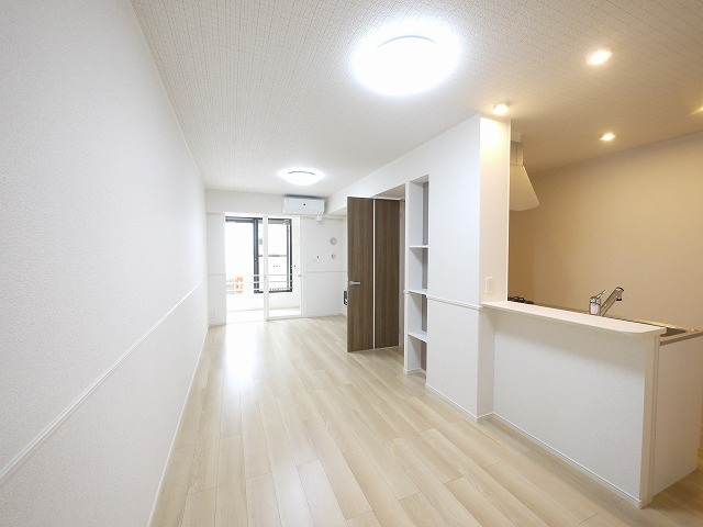 プロムナード　メゾン　Ｋの居間・リビング|ゆったりとした居間です