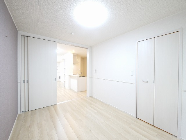 プロムナード　メゾン　Ｋの洋室|落ち着いた色調の洋室です