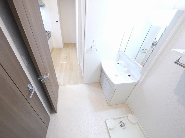 プロムナード　メゾン　Ｋの洗面所|忙しい朝には欠かせない洗面所です