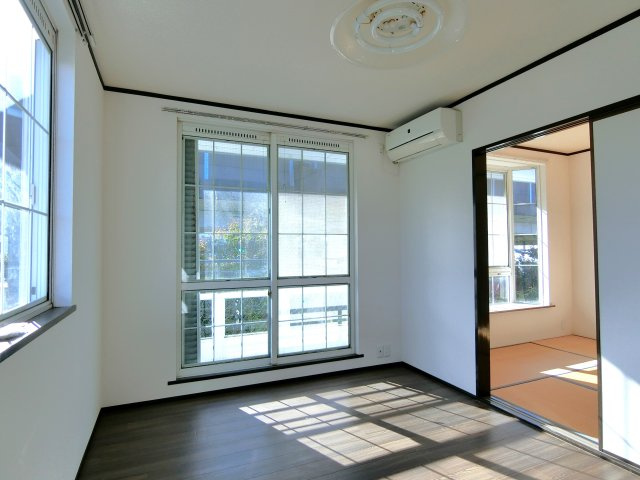 わかしおハイツB棟の洋室