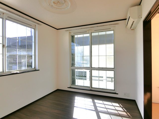 わかしおハイツB棟の洋室