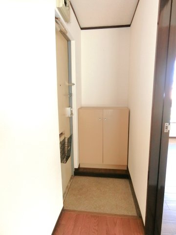 わかしおハイツB棟の玄関