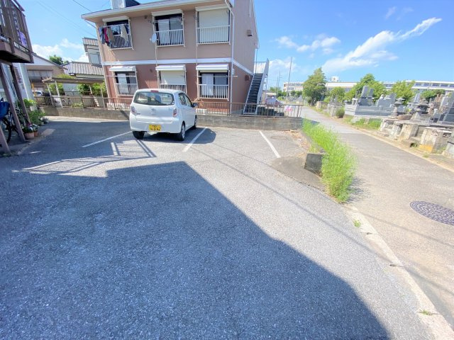 わかしおハイツB棟の駐車場