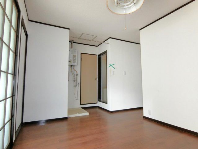 わかしおハイツB棟の居間・リビング