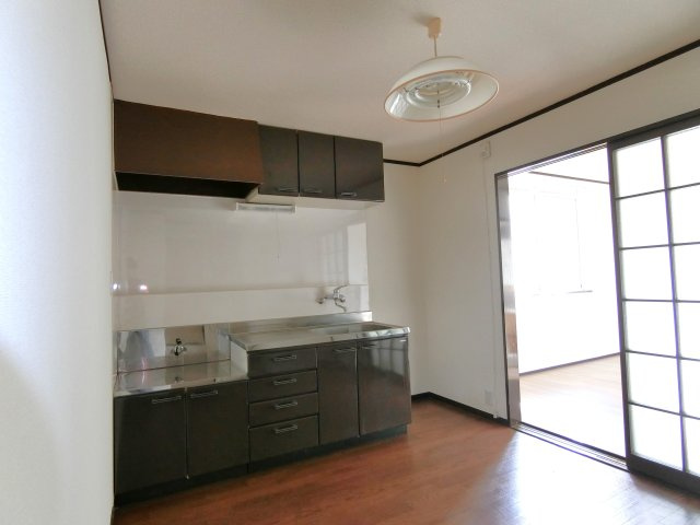 わかしおハイツB棟の居間・リビング