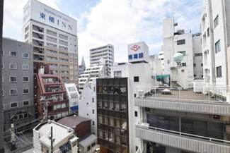 【展望】 | 眼前に広がる空の雄大さと、このお部屋の自慢の一つである「眺望」をご覧ください。毎日、この景色を独り占めできる新生活に夢が広がります。～即日のご見学可能～　お問合せはお気軽にどうぞ。
