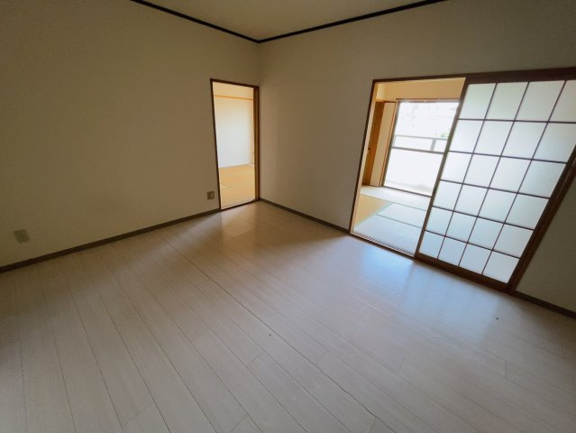 塚本ビルの居間・リビング