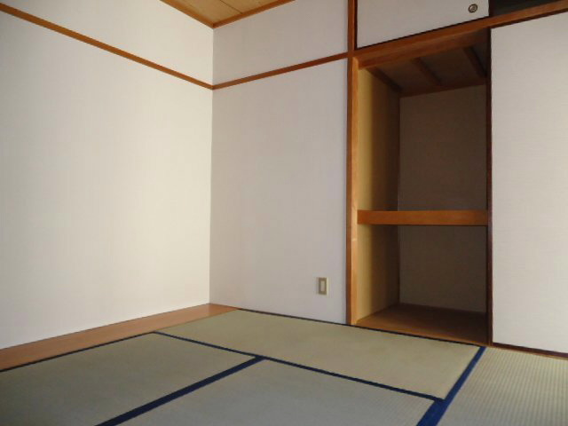 ラフォーレ西里の収納
