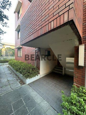【エントランス】 | メゾンサンシティー | 建物の内部です