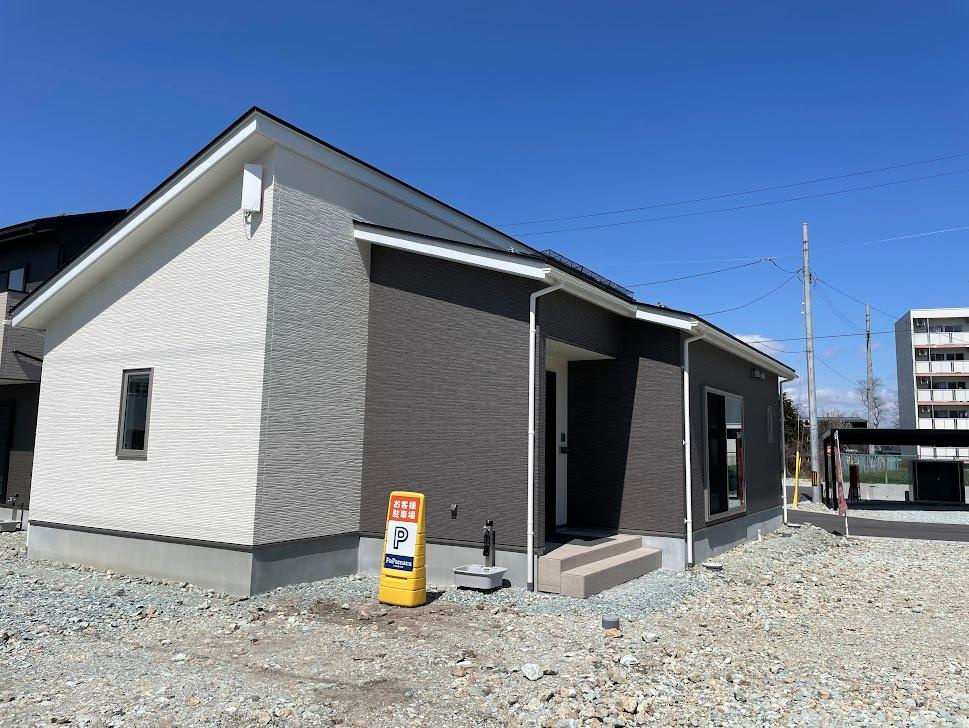 東根市六田建売住宅【平屋】の駐車場|現地外観写真。内覧予約受付中！