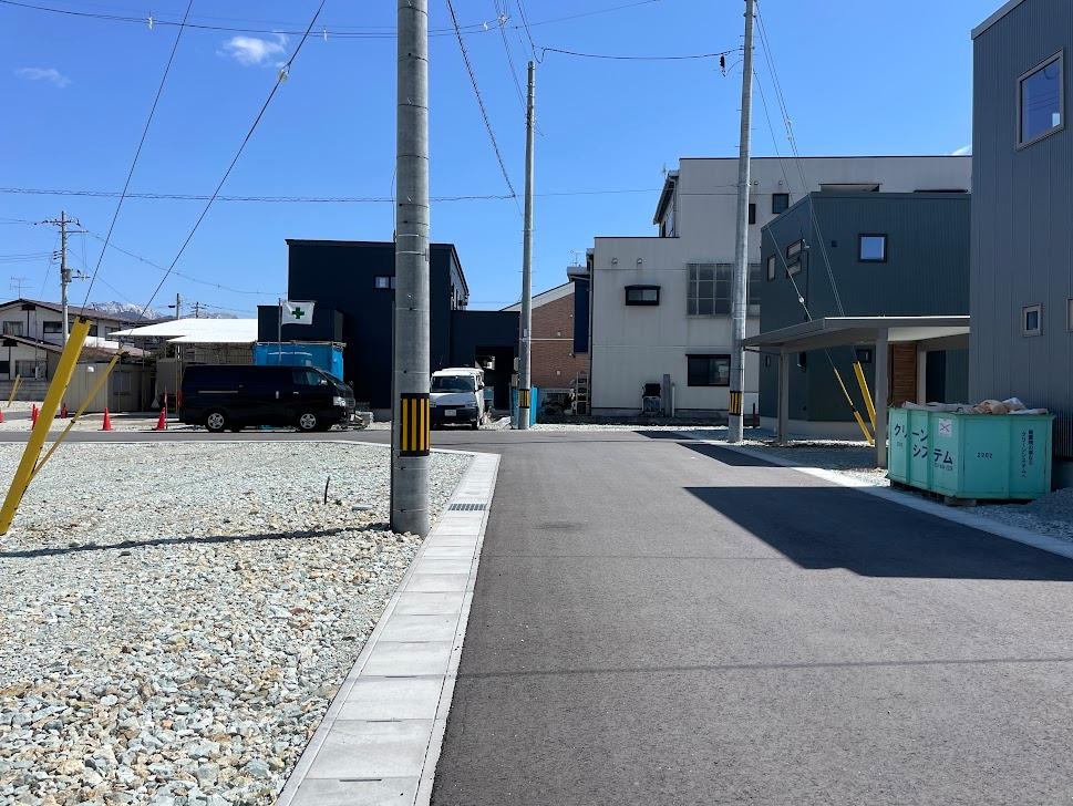 東根市六田建売住宅【平屋】の前面道路含む現地写真|前面道路になります。