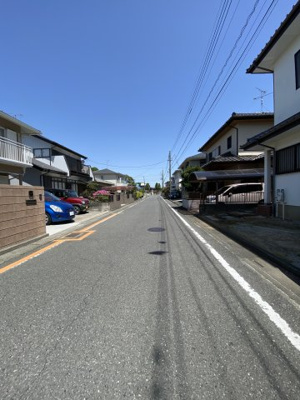 【前面道路含む現地写真】 | 本庄市四季の里3丁目　中古住宅   | 現地(2024年5月撮影)