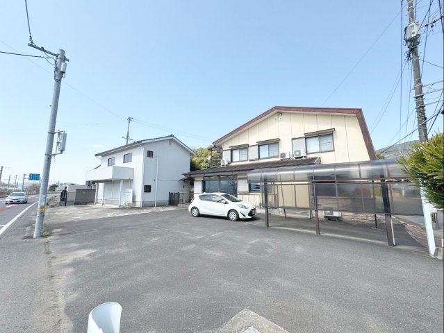 佐賀県杵島郡大町町　中古戸建の外観|建物面積244.53㎡（約74坪）木造スレート葺2階建て！