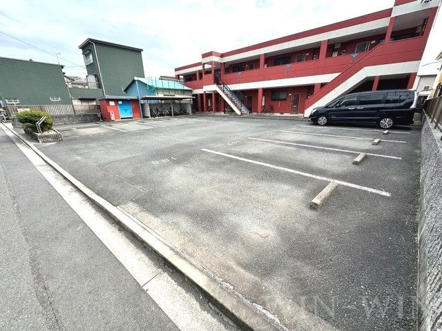 セピアパレスの駐車場