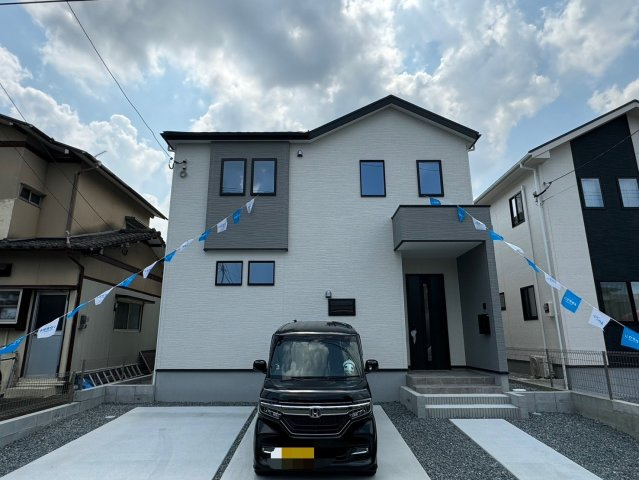 ーBloomーブルームー小倉南区徳吉東5丁目2期　【小倉南区　新築戸建て】の外観|シンプル飽きのこない デザインが特徴の外観です♪　　【小倉南区　新築戸建て】