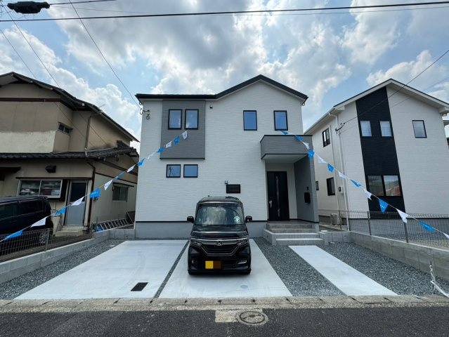 ーBloomーブルームー小倉南区徳吉東5丁目2期　【小倉南区　新築戸建て】の外観|駐車スペースは並列４台可能♪　【小倉南区　新築戸建て】