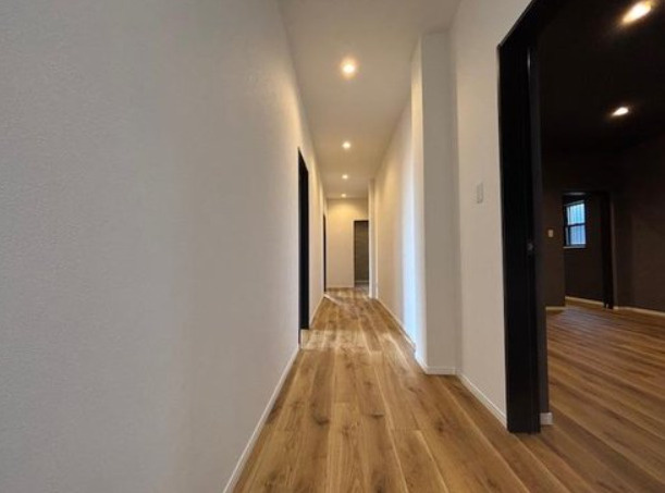 西岡本7丁目　中古戸建の設備|廊下