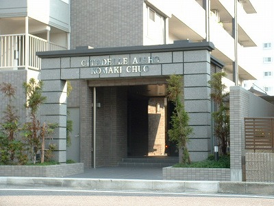 シャトレ愛松小牧中央のエントランス|清潔なエントランスです