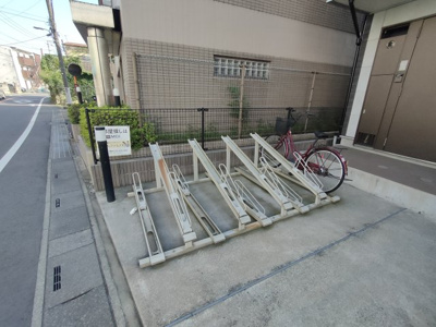 【その他共用部分】 | リブリ・ジュネスⅢ | 駐輪場です