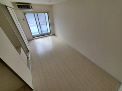 【居間・リビング】 | リブリ・ジュネスⅢ | ゆったりとした居間です