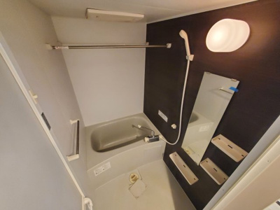 【浴室】 | リブリ・ジュネスⅢ | 日々の疲れを癒すお風呂付です