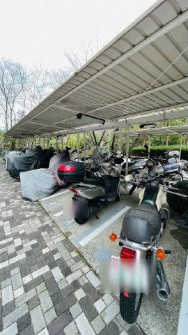 ラ・ビスタ宝塚サウステラス二番館の駐車場|バイク置き場