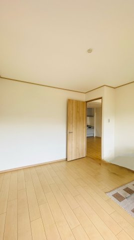 サンハイツ逆瀬川B棟の洋室|洋室