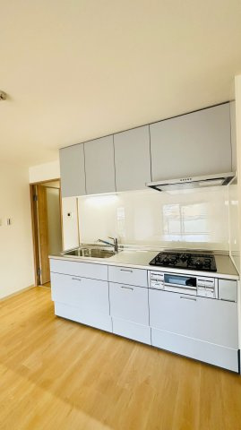 サンハイツ逆瀬川B棟のキッチン|システムキッチン