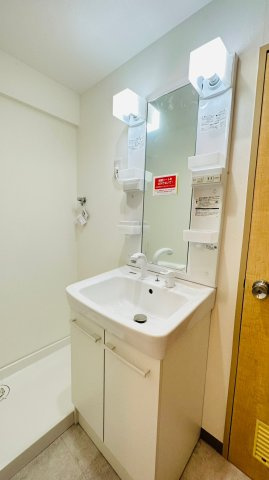 サンハイツ逆瀬川B棟の独立洗面台|独立洗面台