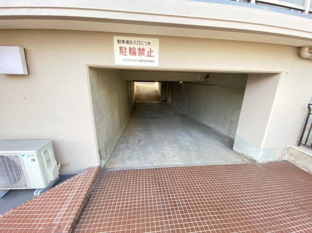 イスズハイツベル香枦園の駐車場|駐車場