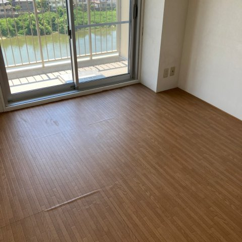 日興宝塚南口スカイマンションの子供部屋|洋室