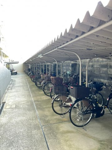 日興宝塚南口スカイマンションの駐輪場|駐輪場
