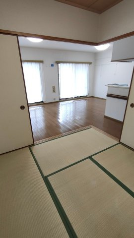 ラ・ビスタ宝塚エスティオ２番館の和室|和室6帖