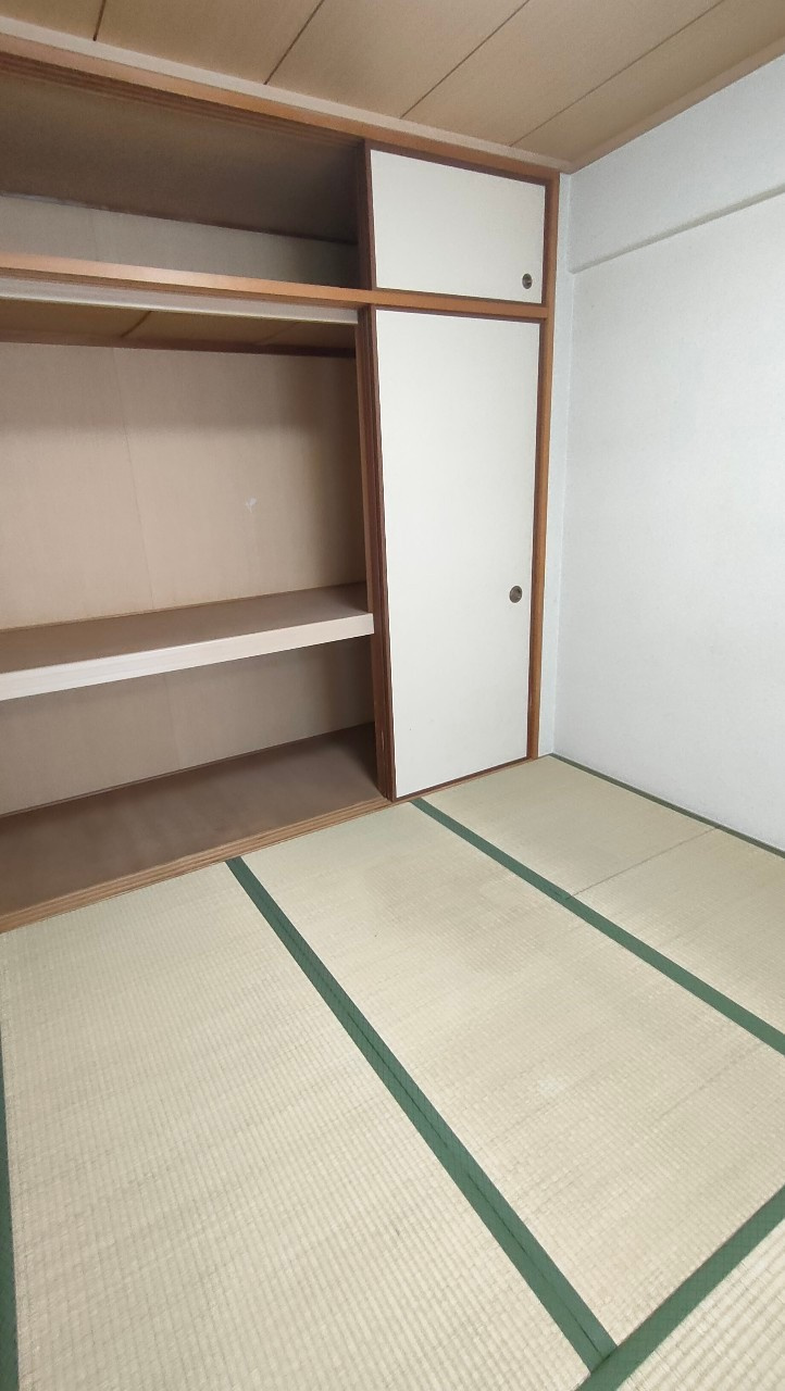 ラ・ビスタ宝塚エスティオ２番館の収納|押入れ付き