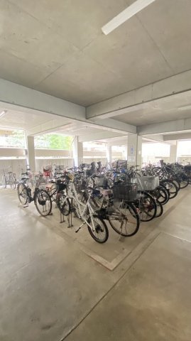ラ・ビスタ宝塚エスティオ２番館の駐輪場|自転車置き場