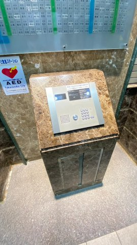 ラ・ビスタ宝塚エスティオ２番館の防犯設備|エントランスはオートロック付き