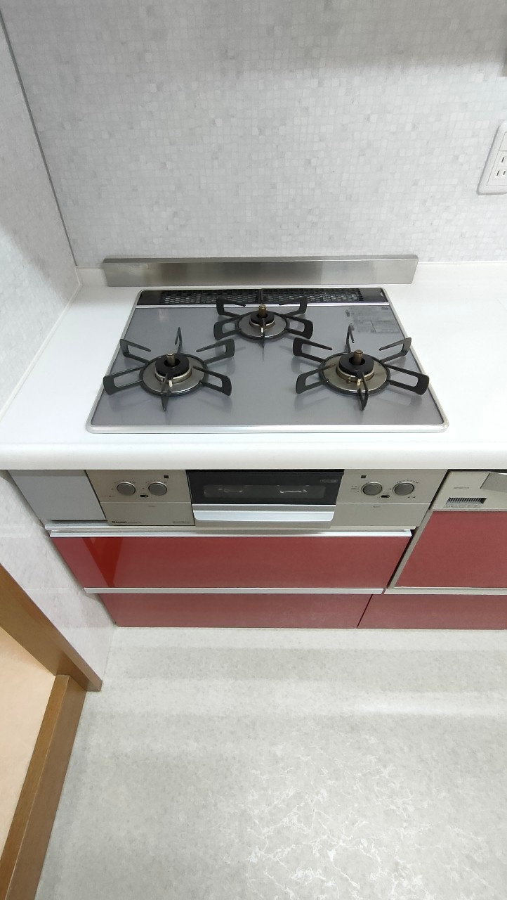 ラ・ビスタ宝塚エスティオ２番館のキッチン|ガスコンロ