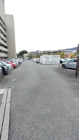 西宮セントポリア１号棟の駐車場|駐車場　空き状況はお問い合わせ下さい