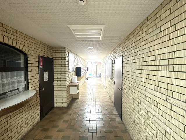 朝日プラザ堤通雨宮町のエントランス