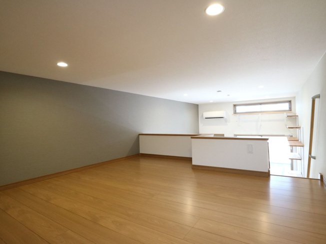 【洋室】 | TUA CASA | 別号室の写真になります。現況優先。