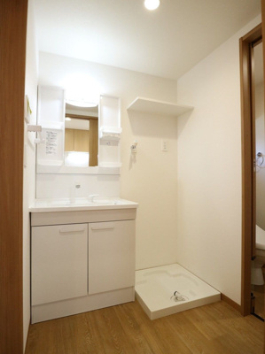 【洗面所】 | TUA CASA | 別号室の写真になります。現況優先。