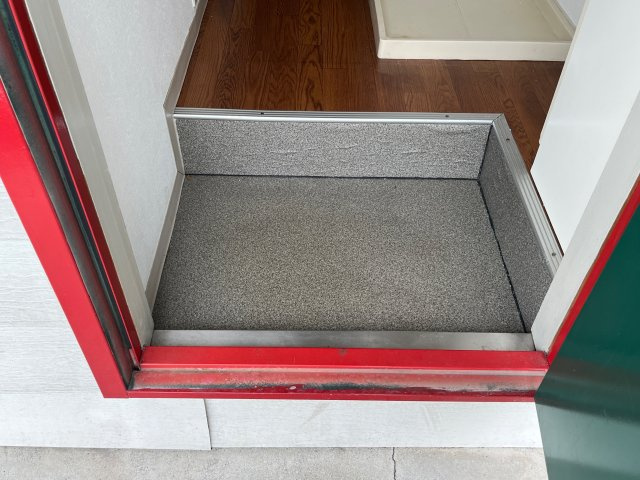 セレッソ壱番館の玄関