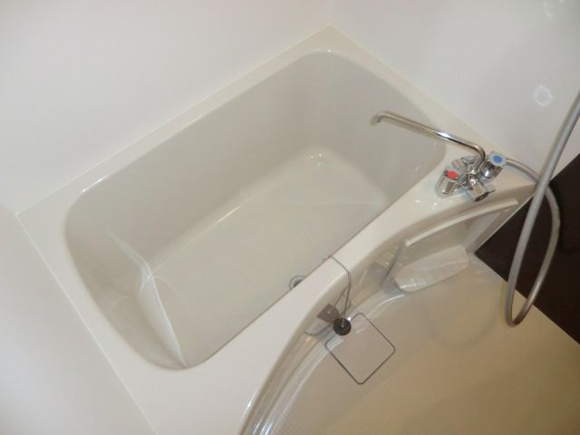 大阪市淀川区十三東２丁目の賃貸マンションの浴室