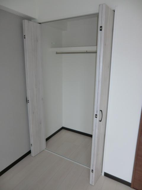 大阪市淀川区十三東２丁目の賃貸マンションの収納