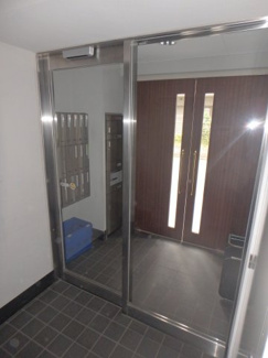 【エントランス】