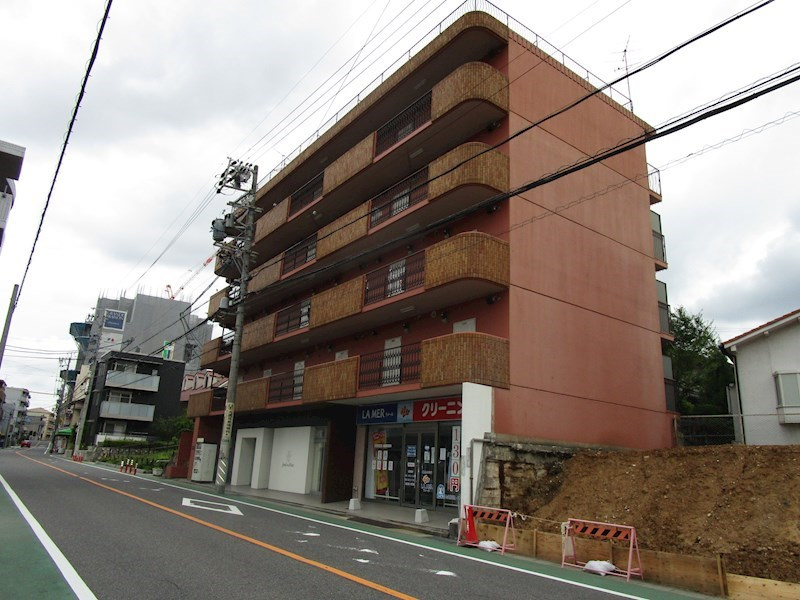 クリエール本山の外観