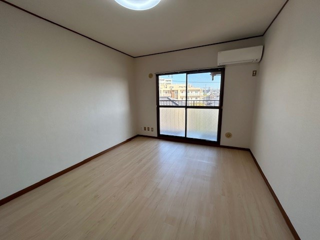 クリエール本山の居間・リビング