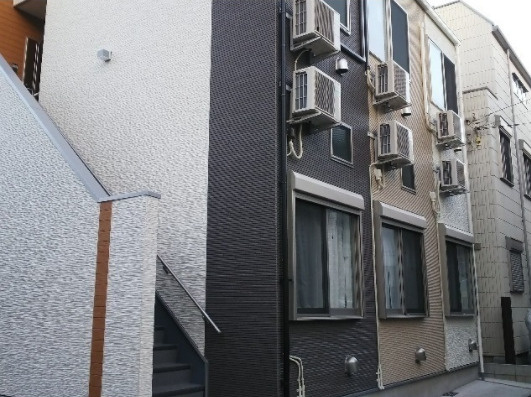 ハーモニーテラス中央の外観|落ち着いた雰囲気の外観です