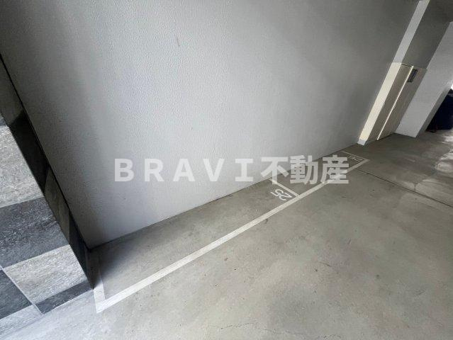 ヴァンクール城東の駐車場