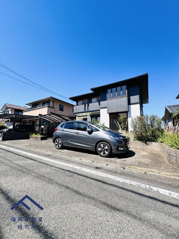 筑紫野市美しが丘南4丁目　戸建ての駐車場